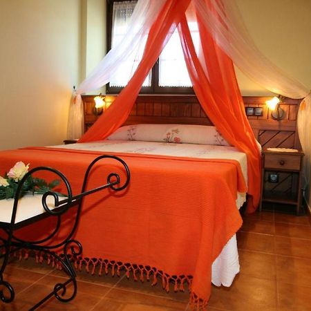 Apartamentos Toraya Hoz de Anero Quarto foto